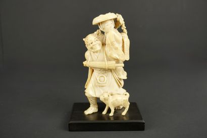 OKIMONO. Ivoire. Japon, période Meiji.
Okimono...