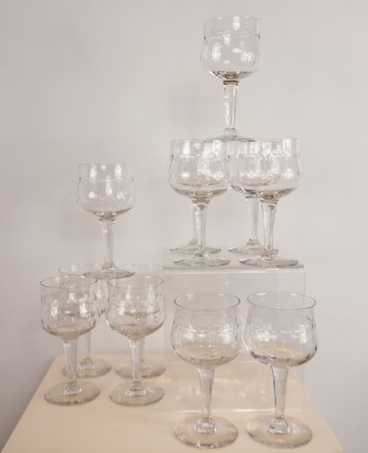 12 wine glasses. Millstone-cut. H 16cm D...