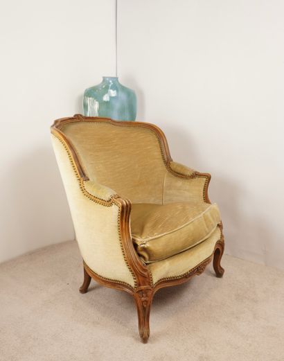 Bergère vers 1900, de style LXV. En hêtre...