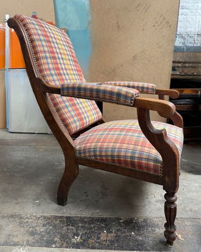 Fauteuil Louis Philippe en hêtre vernis....