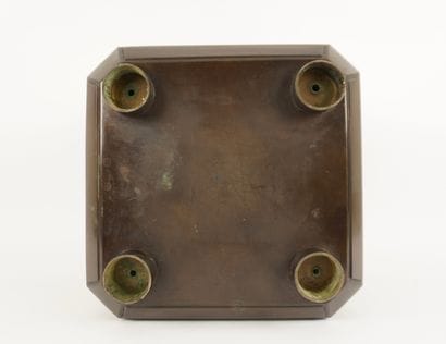 Square pot cover in bronze or brass. Square...