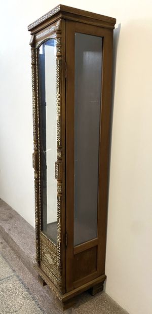Vitrine Syrienne avec des incrustations en...