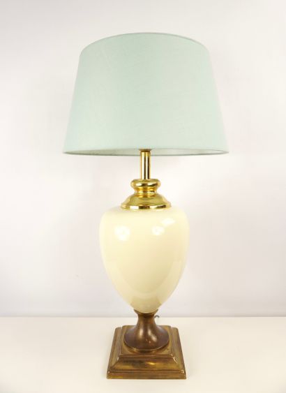 Table lamp from the 80s and 90s. Ceramic...