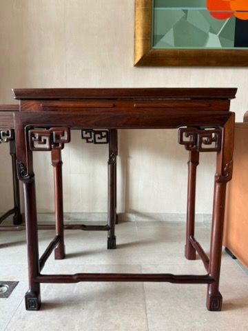 Chine, XXe siècle. Paire de sellettes en...
