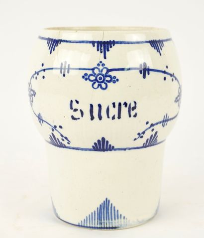 Ensemble de pots à épices et de bocaux de...