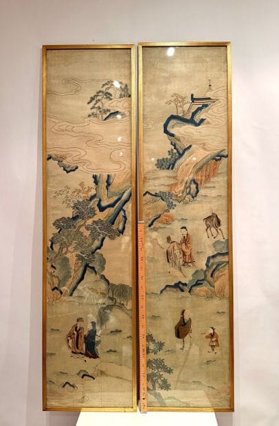 China. Set of two silk panels, Chinese figures,...