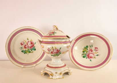 Epoque Louis Philippe. Porcelaine décors...