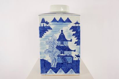 Chine. Importante boîte à thé en bleu blanc...