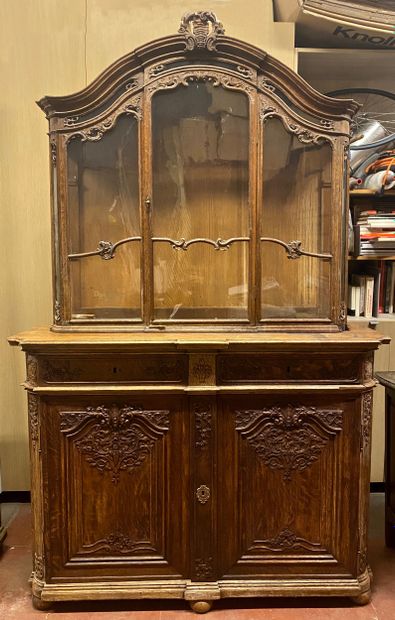 Liège XVIIIe vers 1750-1780. 
Vitrine liégeoise...