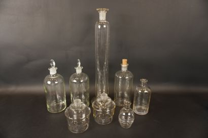 Ensemble de flacons de laboratoire en verre...