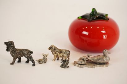 Miniatures in silver and silver-plated metal....