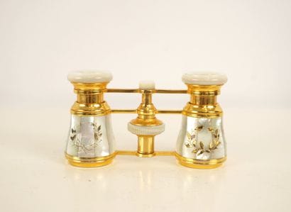 Theater binocular from ALTEX PARIS. Gilded...