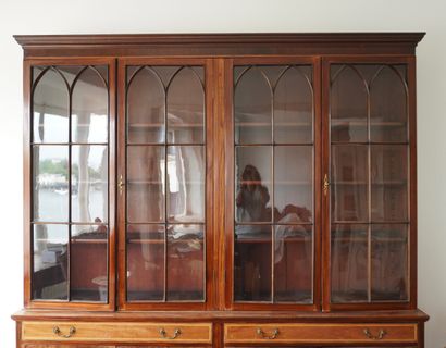 Vitrine, bibliothèque en acajou. Composée...