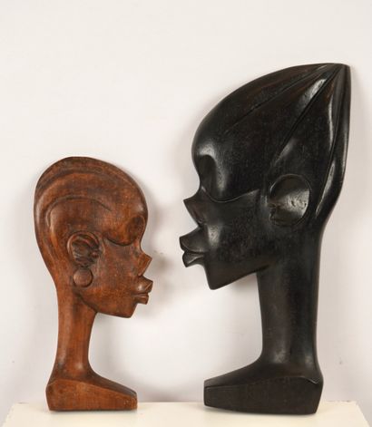Arts premiers. Deux sculptures représentant...