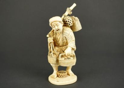 OKIMONO. Ivoire. Japon, fin de l'ère Meiji.
Okimono,...