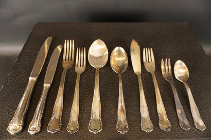 Silver-plated metal. 100/°°° hallmark. 
12...