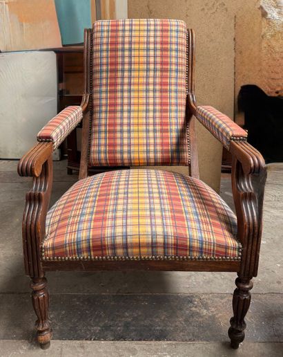 Fauteuil Louis Philippe en hêtre vernis....
