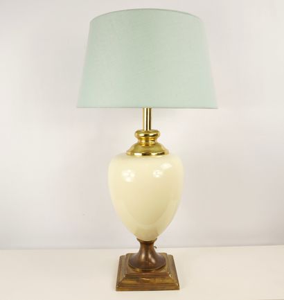 Table lamp from the 80s and 90s. Ceramic...