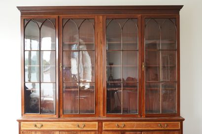 Vitrine, bibliothèque en acajou. Composée...