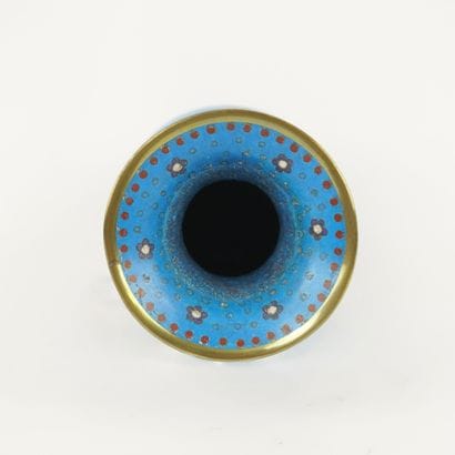 20th century (middle). Cloisonné vase.
Flowers,...