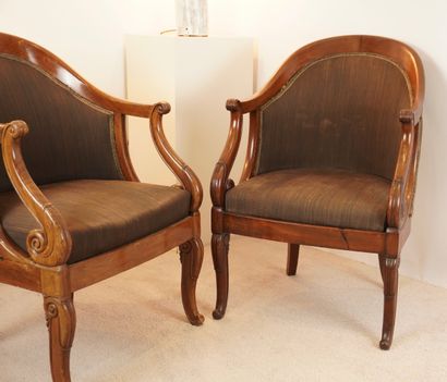 Paire de sièges gondoles en acajou. Epoque...