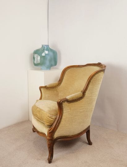 Bergère vers 1900, de style LXV. En hêtre...