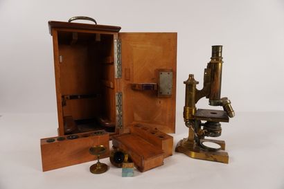 E.LEITZ WETZLAR. Brass microscope in original...