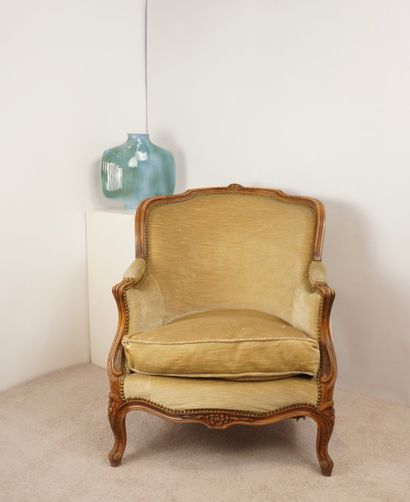 Bergère vers 1900, de style LXV. En hêtre...