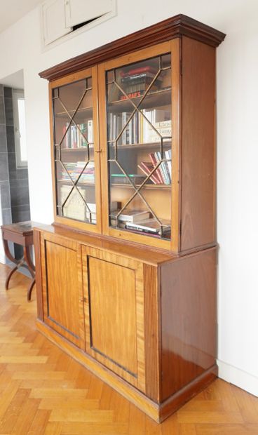 Petite bibliothèque en acajou et placage...