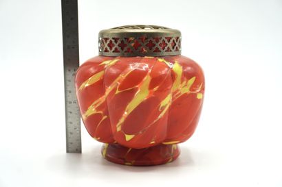 Verre de Bohême. PIQUE FLEURS 058. (Petit)...