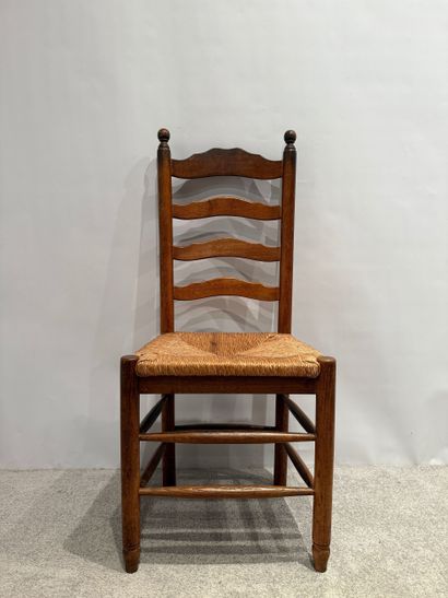 Année 1950. Série de 10 chaises en chêne,...