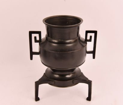 Chine. Vers 1900. Brasero en bronze