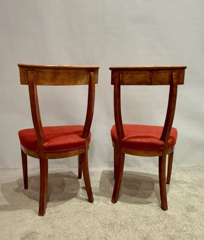 Epoque Empire. Paire de chaises en merisier....