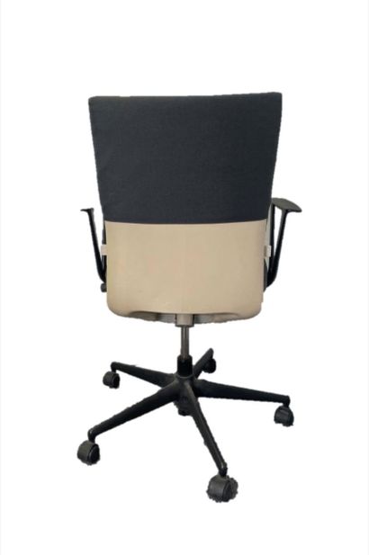 Antonio Citterio(1950) pour Vitra. Fauteuil...