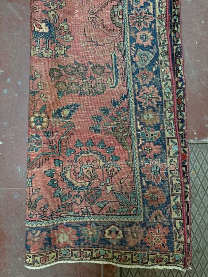 Tapis Persan Sarouk ? Motifs de fleurs.
Fait...