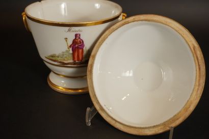 Epoque Empire. Service à café en porcelaine....
