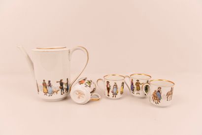 Porcelaine. Cinq petits verres à goutte en...