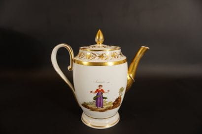 Epoque Empire. Service à café en porcelaine....