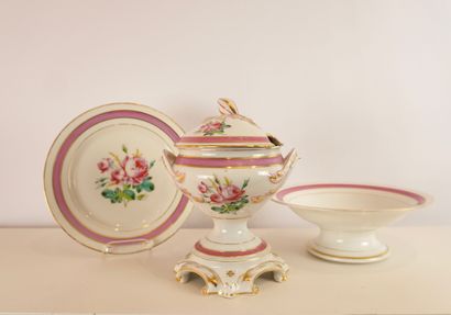 Epoque Louis Philippe. Porcelaine décors...