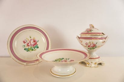Epoque Louis Philippe. Porcelaine décors...