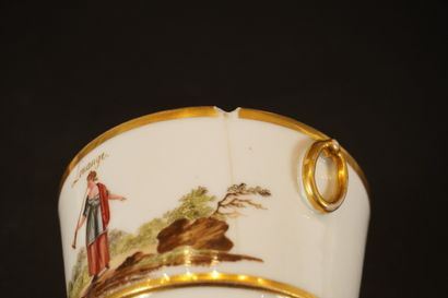 Epoque Empire. Service à café en porcelaine....