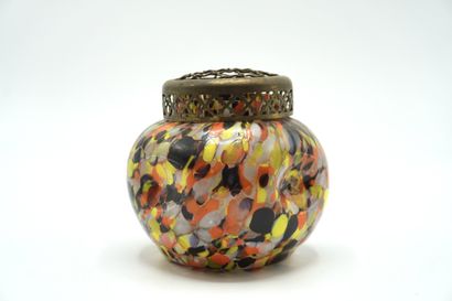 PIQUE FLEURS 059. (Petit) en verre. Le verre...