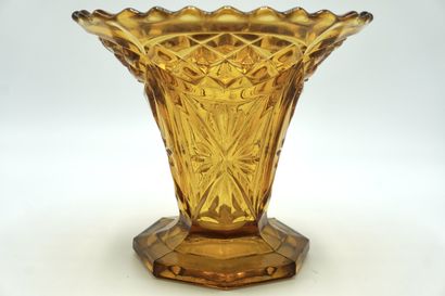 Art-déco. PIQUE FLEURS 117. Verre soufflé...