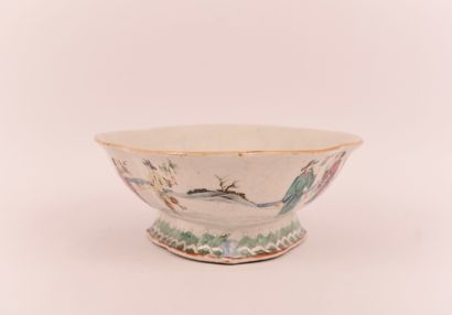 Chine XVIIe-XIXe. Bol ou coupe violonnée...