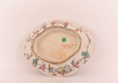 Chine XVIIe-XIXe. Bol ou coupe violonnée...