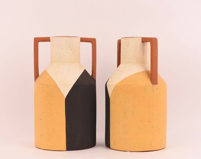 Danemark. Paire de beaux vase en céramique.
H...