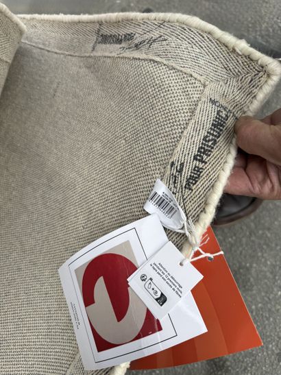 STEPHANE TISSINIER pour Monoprix. Tapis neuf...