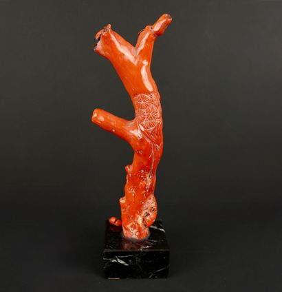 Chine. Corail sculpté représentant un boudha....