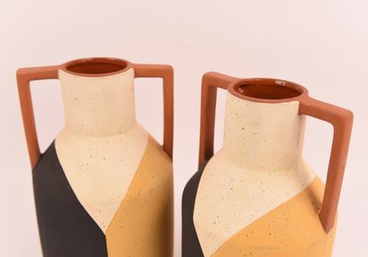 Danemark. Paire de beaux vase en céramique.
H...