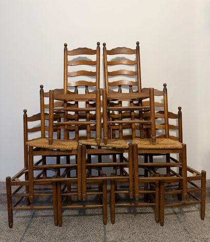 Année 1950. Série de 10 chaises en chêne,...